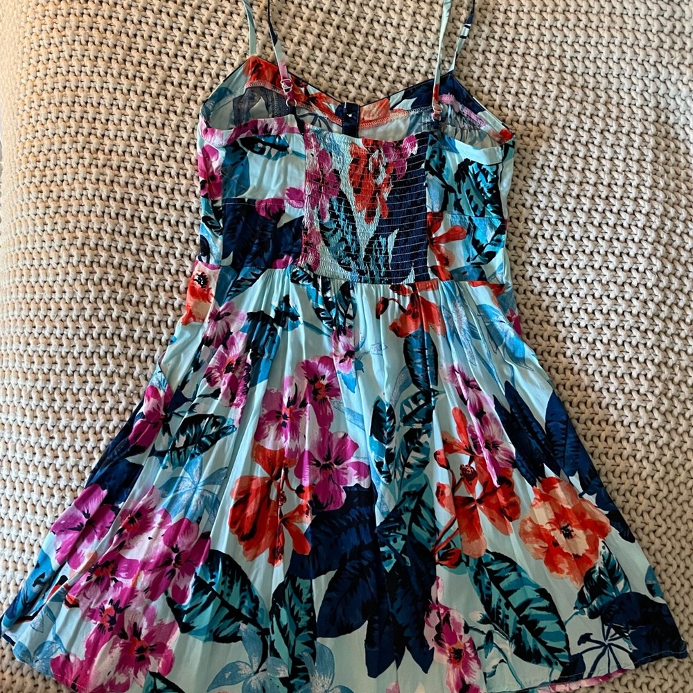 Women’s Express Floral Mini Dress (with pockets) - Picture 2 of 6